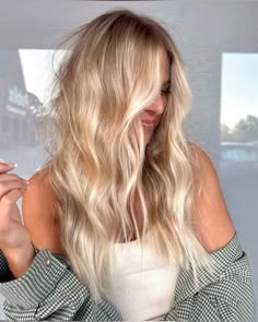 Graduation Hairstyles For Long Hair, Graduation Hairstyle, Blonde Extensions, Summer Blonde Hair, Hair Highlights And Lowlights, Graduation Hairstyles, Blonde Hair Inspiration, Hair Appointment, Balayage Hair Blonde