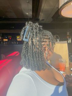 Done by @slaiidbyglaii on Instagram   Claw Clip Mini Twisy Hairstyle for Black girls, black women POC Mini Twists Natural Hair Claw Clip, Claw Clip Mini Twists, Claw Clip On Natural Hair, Claw Clip Black Women, Claw Clip Hairstyles Black Women, Mini Twists Natural Hair, Hair Lifestyle, Hairstyles Inspiration, Mini Twists