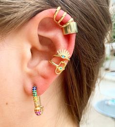 Pretty Piercings, Love My Body, Ear Stack, Jewellery Inspiration, Earrings Inspiration, Ear Rings, Hair Accessories Headbands, Ear Jewelry, Safety Pin