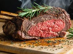 Lawrys Prime Rib Recipe, Foolproof Prime Rib Recipe, Garlic Butter Prime Rib Recipe, Healthy Barbecue, Tender Roast Beef, Cooking Prime Rib, Standing Rib Roast, Rib Recipe, Prime Rib Recipe