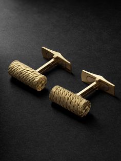 Mr Mario Buccellati's unrivalled skill earned him the nickname 'Prince of Goldsmiths' and the Milanese house continues to honour the founder's reputation with its exquisite work. Made using traditional methods, these cufflinks are cast from gold in a cylinder shape and intricately scored with an Etruscan pattern, one of the label's signature engraving techniques. Luxury Engraved Cufflinks For Business, Luxury Screw-back Cufflinks For Wedding, Luxury Screw Back Cufflinks For Wedding, Luxury Cufflinks For Formal Occasions, Luxury Engraved Cufflinks For Formal Occasions, Engraved Yellow Gold Cufflinks, Luxury Wedding Cufflinks With Screw Back, Luxury Formal Cufflinks, Luxury Screw Back Cufflinks