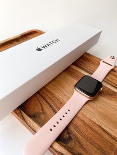 Apple Watch Edition, Dior Jewelry, Watches Luxury, Womens Watches Luxury, Uzzlang Girl, Perfume Brands, Desktop Accessories