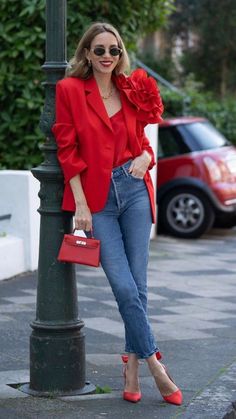 25 Fall Looks for Women: Outfit Ideas for Work, Casual, Chic, and More Outfit Ideas For Work Casual, Winter Outfits With Skirts, Fall Skirt Outfits With Boots, Fall Looks For Women, Autumn Date Night, Red Shirt Outfits, Skirt Outfits With Boots, Red Blazer Outfit, Outfits With Skirts