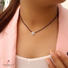 Simple Mangalsutra Design, Black Diamond Mangalsutra, Diamond Mangalsutra Pendants, Mangalsutra Designs Gold, Mangalsutra Chain, Delicate Gold Jewelry, Mangalsutra Design, Black Beads Mangalsutra