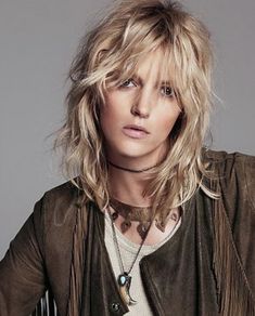 Blonde Rocker Messy Fringe, Haircut 2023, Modern Shag Haircut, Short Shaggy Haircuts, Haircut 2024, Chestnut Hair Color, Layered Cut, Shag Hairstyles