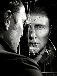 Mirror Photography, Reflection Photography, Photographie Portrait Inspiration, Conceptual Photography, Mads Mikkelsen, Broken Glass, Black And White Portraits, Male Portrait, Creative Portraits