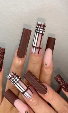 Burberry Nails, Brown Acrylic Nails, Graduation Nails, November Nails, Plaid Nails, Nails Design With Rhinestones, Fall Acrylic Nails, Long Acrylic Nails Coffin