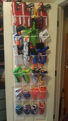 Boys Toys Organization, Race Track Storage Ideas, Big Boy Room Toy Storage, Boy Bedroom Organization Ideas, Boys Bedroom Toy Storage Ideas, Boy Room Organization Ideas, Boys Room Toy Organization, Organizing Boys Room, Boys Bedroom Toy Storage