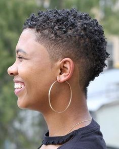 Low Cut Hairstyles, Natural Hair Haircuts, Natural Hair Twa, Natural Haircuts, Short Natural Haircuts, Short Hair Designs, Short Natural Curly Hair, Short Natural Hairstyles, Shaved Hairstyles