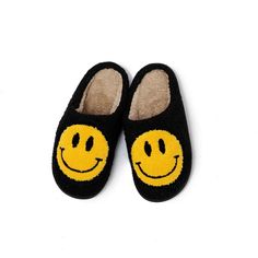 Brighten up your day with our Custom Smile Slippers! Perfect for any occasion, these slippers are designed to keep your feet comfortable while bringing a smile to your face. Features: Customizable: Add a special touch with embroidered initials, names, or special messages.Soft and Cozy: Made with plush materials that offer superior comfort and warmth.Fun Smile Design: Cheerful and whimsical, these slippers are sure to make you smile every time you slip them on.Non-Slip Sole: Ensures safe and secu Sniley Face Slippers, Smile Slippers, Slippers With Smiley Face, Smilie Face Slippers, Yellow Smiley Face Slippers, Mens Pjs, Holiday Outfits Summer, Womens Pjs, Kids Robes