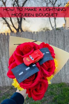 If you want to make a unique bouquet, check out this Lightning McQueen bouquet! Movie Cars, Unique Bouquet, Disney Tips, Toy Cars, Lightning Mcqueen, Cool Diy, Creative Crafts, Wedding Bouquet, Homemade Gifts