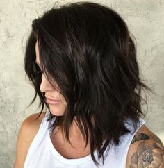 Choppy Brunette Bob Choppy Haircuts, Medium Bob Hairstyles, Choppy Bob Hairstyles, Shoulder Hair, Long Bob Hairstyles, Penteado Cabelo Curto, Haircut For Thick Hair, Shoulder Length Hair, Short Bob Hairstyles