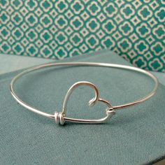 Little Lovely Bracelet by Laladesignstudio on Etsy Bijoux Fil Aluminium, Love Bracelet, Love Bracelets, Heart Bracelet, Heart Jewelry, Jewelry Projects, Copper Jewelry, Wire Wrapped Jewelry, Bracelet Designs