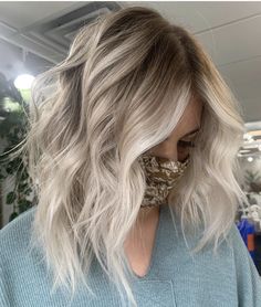 Pretty Fall Blonde Hair, Smudged Blonde Hair, Darker Roots Blonde Hair Balayage Short Hair, Rooted Blonde For Fall, Long Bob Hairstyles For Thick Hair Blonde, Midlength Hairstyles Blonde, Bayalage Blonde Medium Length Balayage Ombre Long Bob Haircuts, Long Bob Blonde Money Piece, Trendy Blonde Highlights