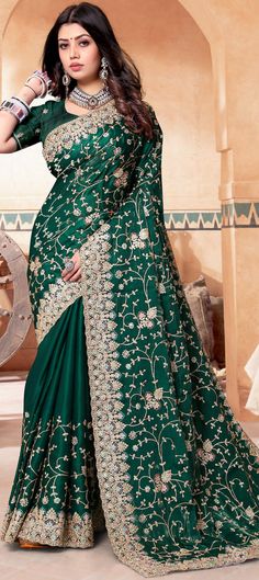 Crepe Silk Wedding Saree in Green with Thread work Green Saree Bride, Dark Green Wedding Saree, Emerald Saree, Emerald Green Saree, Green Chiffon Saree, African Goddesses, Eid Fits, Shaadi Dresses, Saree Aesthetic