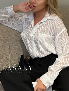 Lasaky - Contemporary Loose Blouse with Shirt Collar and Pockets 90s Retro Fashion, Y2k Party Outfit, Grunge Looks, Chiffon Fashion, Dress Gloves, Sleeves Clothing, Loose Blouse, Spring Shirts, Chiffon Shirt