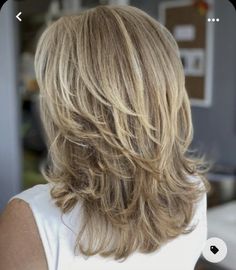 Blonde Layered Hair, Medium Layered Haircuts, Medium Layered Hair, Shoulder Length Hair Cuts, Haircuts For Medium Hair, Haircuts For Long Hair, Medium Hair Cuts