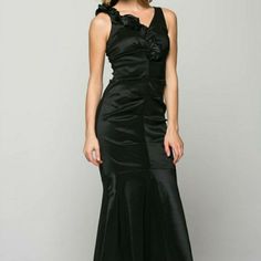 Solid V-Neck Taffeta Evening Mermaid Dress Elegant Taffeta Evening Dress With Ruffles, Fitted Taffeta V-neck Dress, Fitted Black Taffeta Evening Dress, Black Fitted Taffeta Evening Dress, Fitted V-neck Taffeta Dress, Sleeveless Black Taffeta Dress, Elegant V-neck Taffeta Dresses, Black Sleeveless Taffeta Dress, Illusion Dress Prom