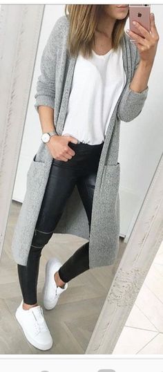 Outfits With Grey Cardigan, Looks Jeans, Outfits Woman, Outfits To Copy, Cozy Winter Outfits, 90's Fashion, Causal Outfits, Cardigan Outfits, Landscape Illustration