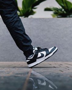 Wearing nike dunk panda low Nike Dunk Low Outfit Men, Nike Dunk Low Outfit, Good Walking Shoes, Dunk Outfit, Nike Panda, Panda Dunks, Jordan Black, Sneaker Stores