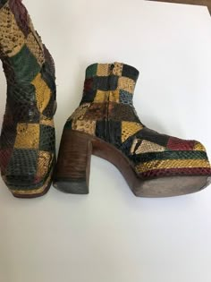 Vintage Plateau Boots Python Patchwork Size 40 1968 Heel height: 10 cm Plateau height: 5 cm Shaft height: 30 cm UK 7.5 US 6.5 For an additional 6€ you can also have the package insured up to 2,500€. With an additional 18€ your package is insured up to 25,000€. Plateau Boots, Python Boots, Funky Heels, Quoi Porter, Shoe Inspo, Aesthetic Shoes, Swag Shoes