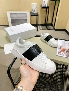 Size: 35-47 It comes with Dust box, Care manual, Tag, and Paper bag.Size Guide: Greek Fashion, Size Guide, Paper Bag, Men's Shoes, Things To Come, Women Shoes