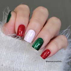 Christmas Nails 2022, Christmas Nails Diy, Cute Christmas Nails, Nails 2022, Pretty Nail Designs, Cute Gel Nails, Short Acrylic Nails Designs