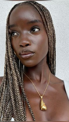 Maty Diba, Blonde Braids Dark Skin Women, Braid Colours For Dark Skin, Dark Skin Blonde Braids, Blonde Braids Dark Skin, Dark Blonde Braids, Blonde Braids On Dark Skin, Braids Dark Skin, Makeup Dark Skin