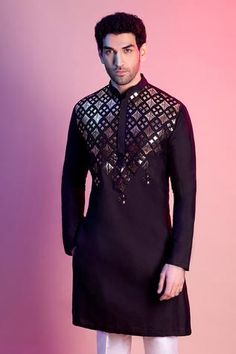 Shop for DiyaRajvvir Black Mul Cotton Embroidered Kurta Set for Men Online at Aza Fashions Kurta Pattern, Mahima Mahajan, Man Dress Design, Indian Wedding Clothes For Men, Wedding Kurta, Boys Kurta Design, Wedding Kurta For Men, Man Dress, Sangeet Outfit