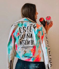 Diy Denim Jacket Paint Ideas, Over 40 Fashion, United Nation, Diy Denim Jacket, Painted Clothes Diy, Denim Art, 40 Fashion, Painted Denim Jacket, Painted Jacket