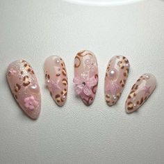 Gyaru Almond Nails, Gyaru Nail Art, Hime Gyaru Nails, Short Gyaru Nails, Shoujo Nails, Gyaru Nails Short, Cute Japanese Nails, Rilakkuma Nails, Nails Gyaru