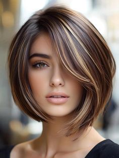 Elevate Your Bob Haircut with Stunning Highlights: Top Styles Hair Color Ideas For 50 Year Old Women, Highlighted Bob, Blonde Highlights Bob, Cortes Bob, Short Wavy Haircuts, Short Hair Highlights, Choppy Bob Haircuts, Gorgeous Hair Color, Wavy Haircuts