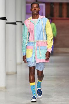 300718-igor-dadona-17 Estilo Harajuku, Cute White Dress, Fashion Week 2018, Gay Fashion, Bright Fashion, Seoul Fashion Week, Harajuku Fashion, Mode Inspiration, Primavera Estate