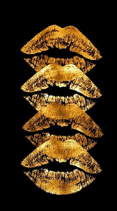 gold lips are arranged in the shape of an arrow