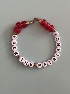 taylor swift eras tour friendship bracelets inspo Taylor Swift Concert Outfit Ideas Red, Friendship Bracelets Taylor Swift Ideas, Red Friendship Bracelet, Friendship Bracelets Ideas