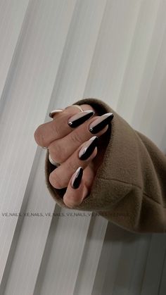 Oval Nails Black Tips, Dark Abstract Nails, Black Nail Art Almond, Black Funky Nails, Black Neutral Nails, Nails Edgy Grunge, Royal Nails Aesthetic, Black Detail Nails, Nail Salon Outfit