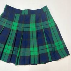 Aerie Blue Green Plaid Pleated Mini Skirt School Girl Skirt Button & Side Zipper Nwt Size- M 65% Poly 35% Viscose Approx. Measurements: Waist- 24 In. Length- 16 In. Skirt School, Denim Pleated Skirt, Hot Pink Skirt, Layered Mini Skirt, Plaid Pleated Mini Skirt, White Skort, Chiffon Wrap, Tie Skirt, Floral Mini Skirt