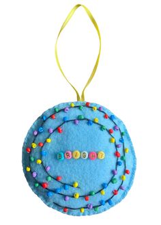 Ornaments Wreath, Embroider Ideas, Crafting Corner, Sequin Ornaments, String Of Lights, Letter Ornaments, Felted Art, Merry And Bright Christmas, Circle Ornament