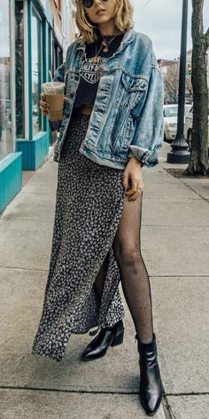 Modern Punk Fashion Woman, Modern Punk Fashion, Punk Fashion Women, Rock Street Style, Chick Outfit, Cute Edgy Outfits, Rocker Outfit, Tiktok Fashion, Split Sleeve