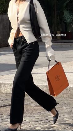 Old Money Outfit Women, Casual Women Outfits, Old Money Look, Old Money Outfit, Money Outfit, Estilo Indie, Sofia Richie, Autumn Outfits, Quiet Luxury