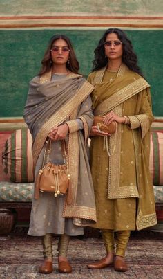 Sabyasachi Salwar, Sabyasachi Mukherjee, Indian Luxury, Indian Designer Suits, Indian Look, Desi Clothes, Indian Dresses Traditional, Traditional Indian Outfits