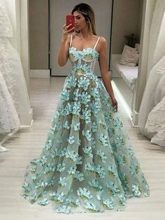 Mint Prom Dresses, Green Prom Dress Long, Couture Dior, Chic Prom Dresses, Green Evening Dress, Nikkah Dress, Spaghetti Strap Prom Dress, Evening Dress Floor Length, Lace Prom Dress