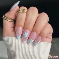 Anna Nails, Aesthetic Mehndi, Simple Spring Nails, Cute Spring Nails, Summery Nails, Flower Nail Designs, Blue Nail, Spring Nail Art