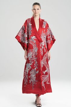 Buy Dragon Embroidery Silk Robe and Embroidery - Shop Natori Online Home Perfume, Dragon Embroidery, Silk Robes, Asian Aesthetic, Josie Natori, Strong Independent, Glamorous Style, Silk Robe, Silk Wrap