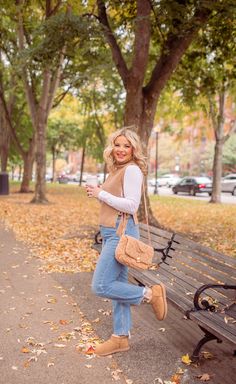 How To Style Ultra Mini Ugg Boots, Ugh Mini Boots, Ugg Style Outfit, Ugh Boot Outfits