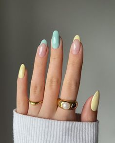 Nail design ideas for summer, winter, fall and spring. Click for the ultinate nail design inspiration for any style and season. #nail #naildesign #nailart Fall Nail Art Designs, Bright Nails, Fall Nail Art, Pastel Nails, Pretty Acrylic Nails