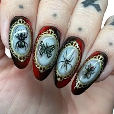 Goth Nails Almond, Goth Nails Simple, Hallow Nails, Short Goth Nails, Bug Nail Art, Grunge Nail Art, Bug Aesthetic, Bug Nails, Alternative Nails