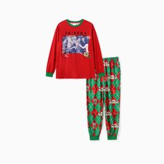 Cozy up in these officially licensed Friends Matching Outfits featuring a Christmas-themed design in a perfect combination of comfort and style.
* Product Features: long-sleeved t-shirt and pants.
* Fabric Characteristics: soft and stretchy material for all-day comfort.
* Piece of product: 2-piece set.
* Neckline: round neck.
* Sleeves: long sleeves.
* Style: Christmas-themed design with full-print.
* Fit: relaxed fit for maximum comfort.
* Length: full-length pants. Tv Show Friends, Friends Merchandise, Comfy Blouse, Friends Scenes, Family Matching Christmas, Matching Pajama, Cool Presents, Matching Christmas Pajamas, Iconic Moments