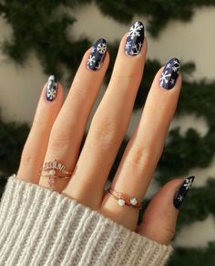 50+ Cute Christmas Nails To Recreate This Holiday Season Blue Christmas Nails Coffin, Nails Acrylic Coffin Christmas, Sweater Nails Christmas, Nails Coffin White, Simple Christmas Nails Red, Cheetah Acrylic Nails, Diy Manicure Ideas, Coffin Christmas Nails, Christmas Nails Coffin