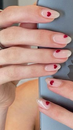 Nails 2024 Valentines, Nail Ideas Valentines Day Simple, That Girl Nails Aesthetic, Short Red Heart Nails, Chic Valentines Nails, Valentines Day Nails Minimalist, Cute Valentines Nail Ideas, Dainty Valentines Nails, Cute Valentines Day Outfits Aesthetic